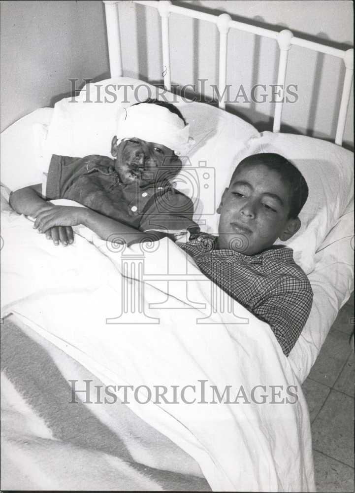 Press Photo Injured Boys Recover in Hospital Bed - Historic Images