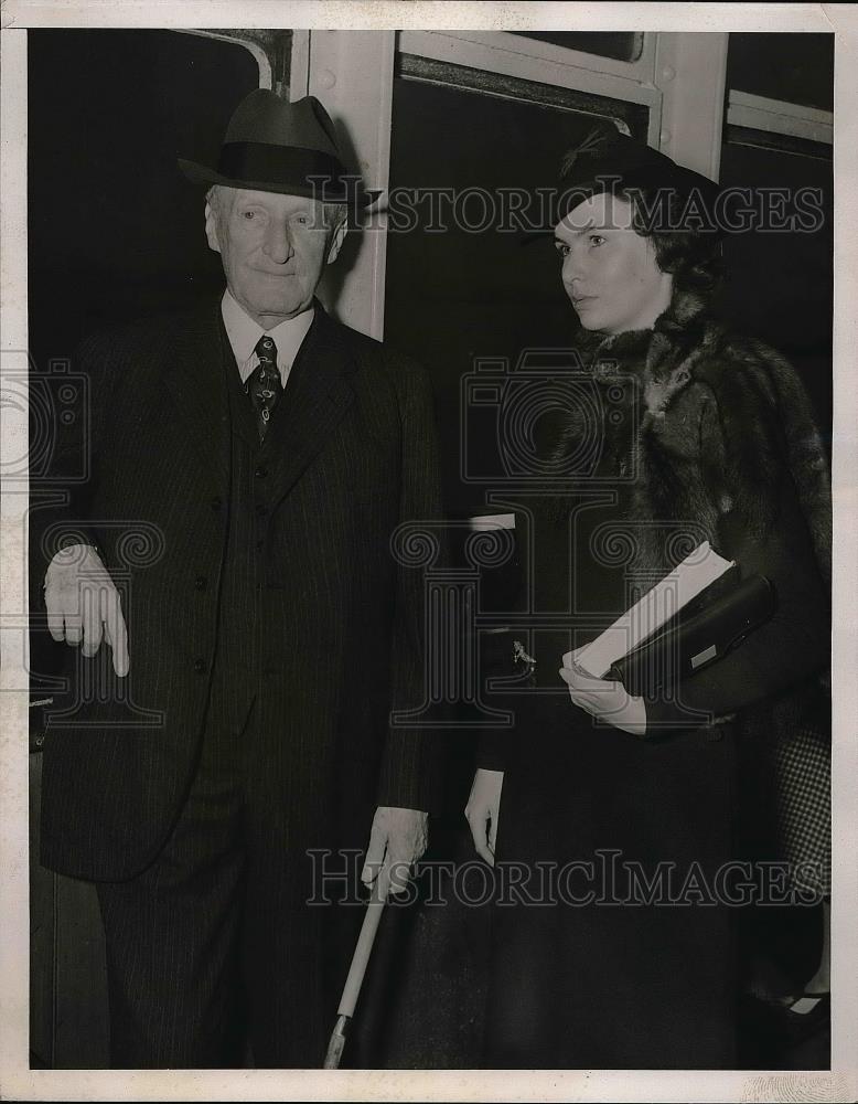 1938 Press Photo US Supreme Court Justice James Clark With Stellita Stapleton - Historic Images