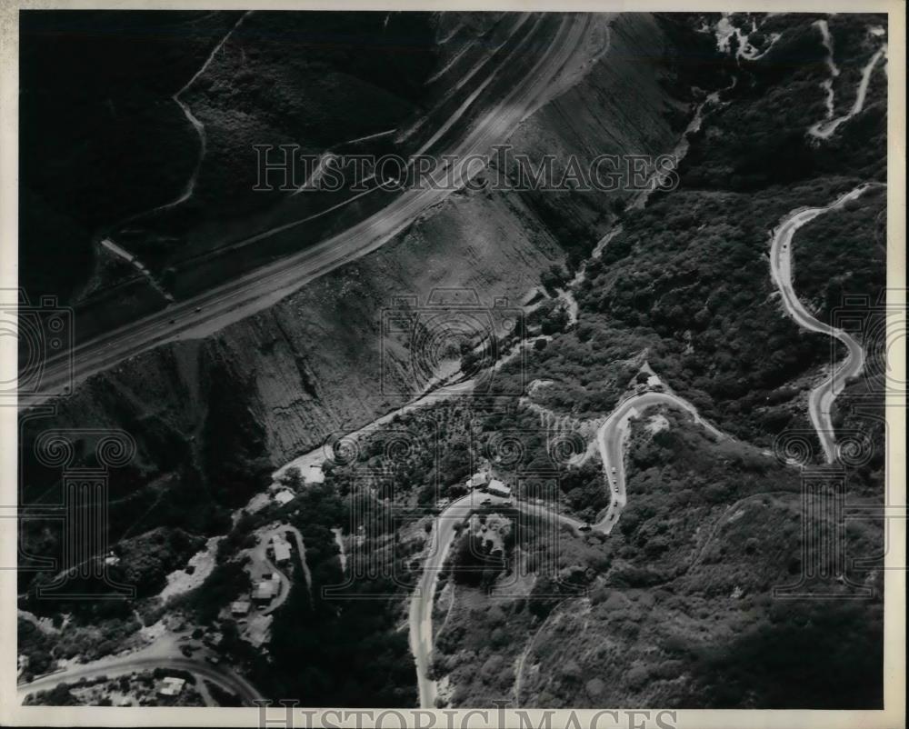 Press Photo Aerial View of Comparison of Old Road in Autipista &amp; New Road - Historic Images