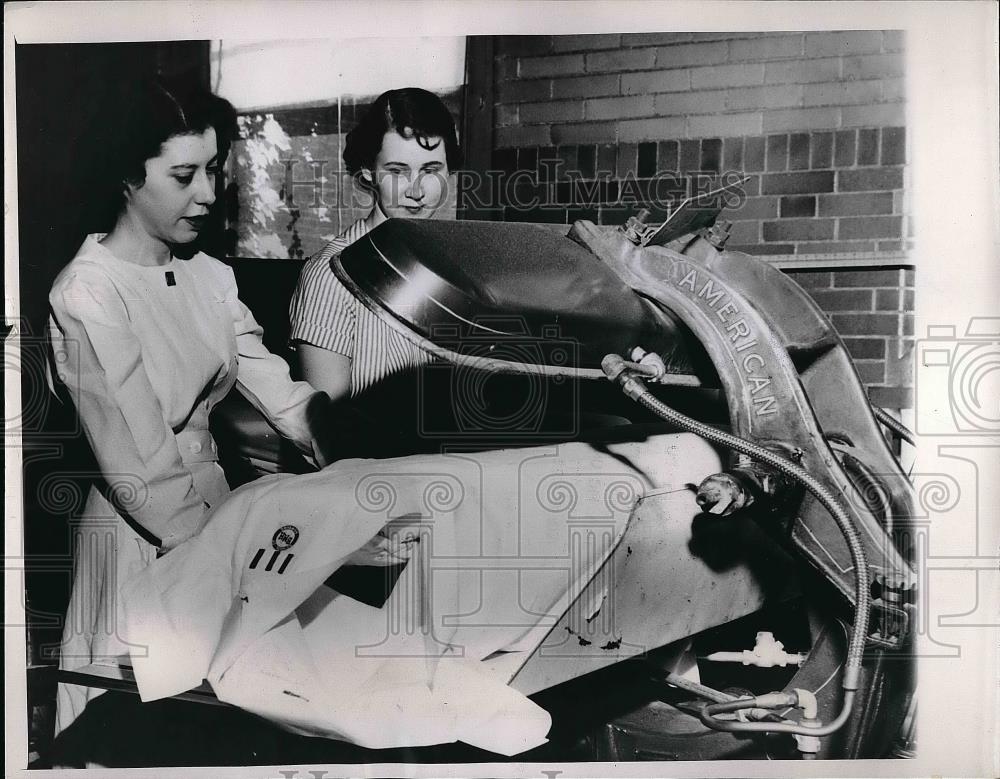 1951 Press Photo Senior Student Nurse Pat Cunningham &amp; Mona Robinson - nea56483 - Historic Images
