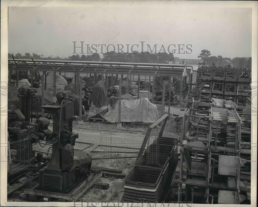 1945 Press Photo Storage Yard In Detroit Where War Tools Are Kept Prior To Sale - Historic Images