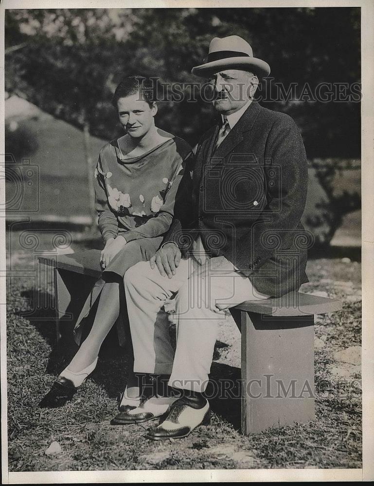 1933 Press Photo director of public safety James Clark and his daughter Peggy - Historic Images