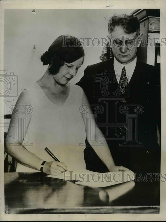 1931 Press Photo Mrs. Newton & Divorce Attorney J.C. Craig During Proceedings - Historic Images