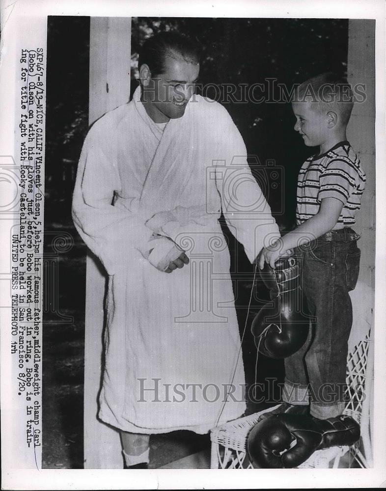 1954 Press Photo Middleweight champion Carl Olson with his son Vincent - Historic Images
