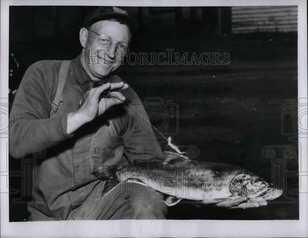 1956 Press Photo Ralph Colby with a nine-pound fish, Claremont, N.H. - nea60263 - Historic Images