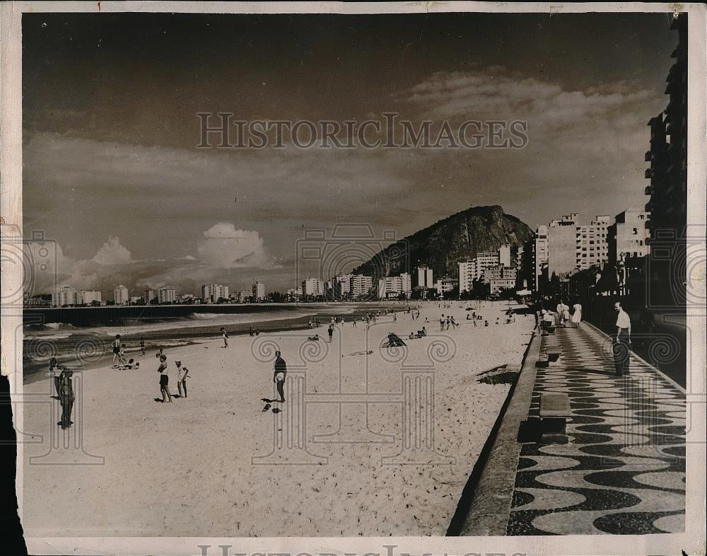 1940 Press Photo Sidewalks at Copacobana Beach in Brazil. - nea51486 - Historic Images
