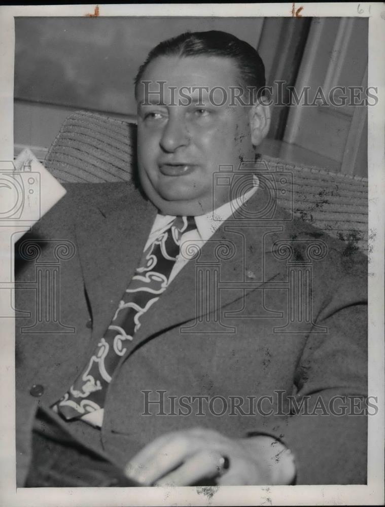 1945 Press Photo James Krug, VP of the Motion Picture Producers and Distrubuters - Historic Images