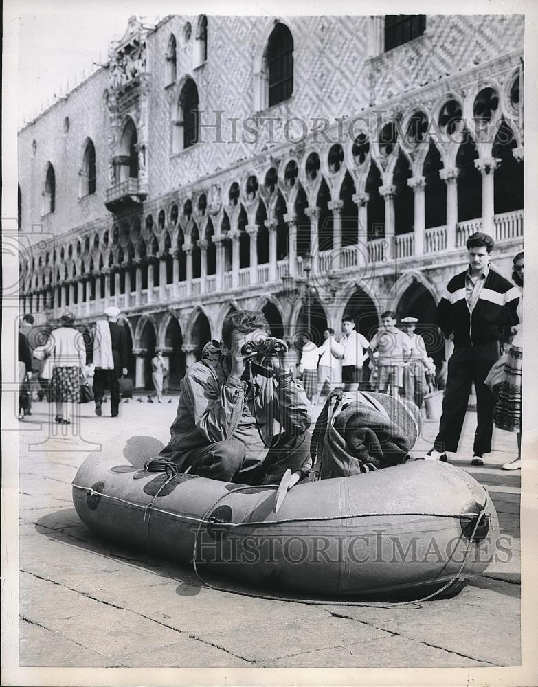 1957 Press Photo Giorgio Rigobello St Marks Square Venice Italy - Historic Images