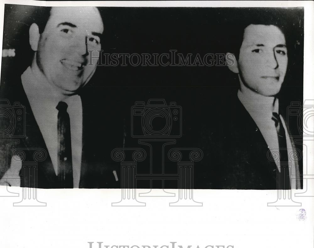 1969 Press Photo Founder of Minutemen Robert Boliver Donugh &amp; Asst Walter Peyson - Historic Images