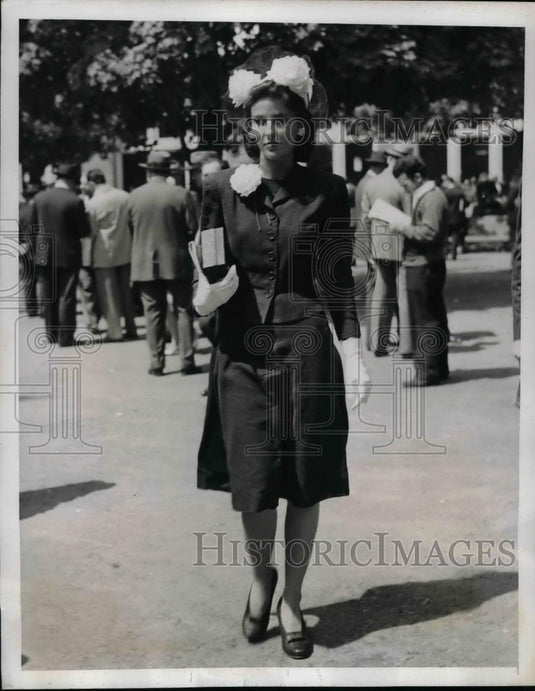 1941 Press Photo Mrs. E. Coe Kerr Jr. Attends Races at Belmont - Historic Images