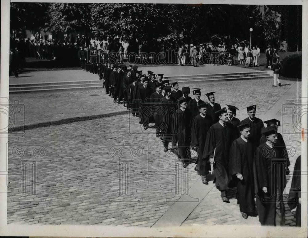 1933 Press Photo Graduation at Yale College in New Haven, Conn. - Historic Images