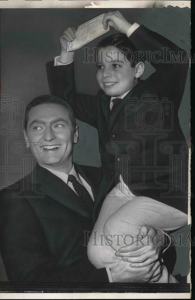 1957 Press Photo Tv Host Ralph Story and Leonard Ross - Historic Images
