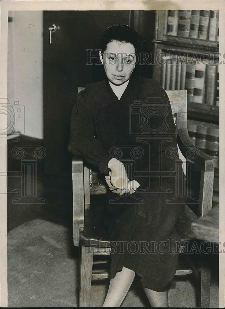 1936 Press Photo Mrs. Edith Liggett appearing before a grand jury - Historic Images