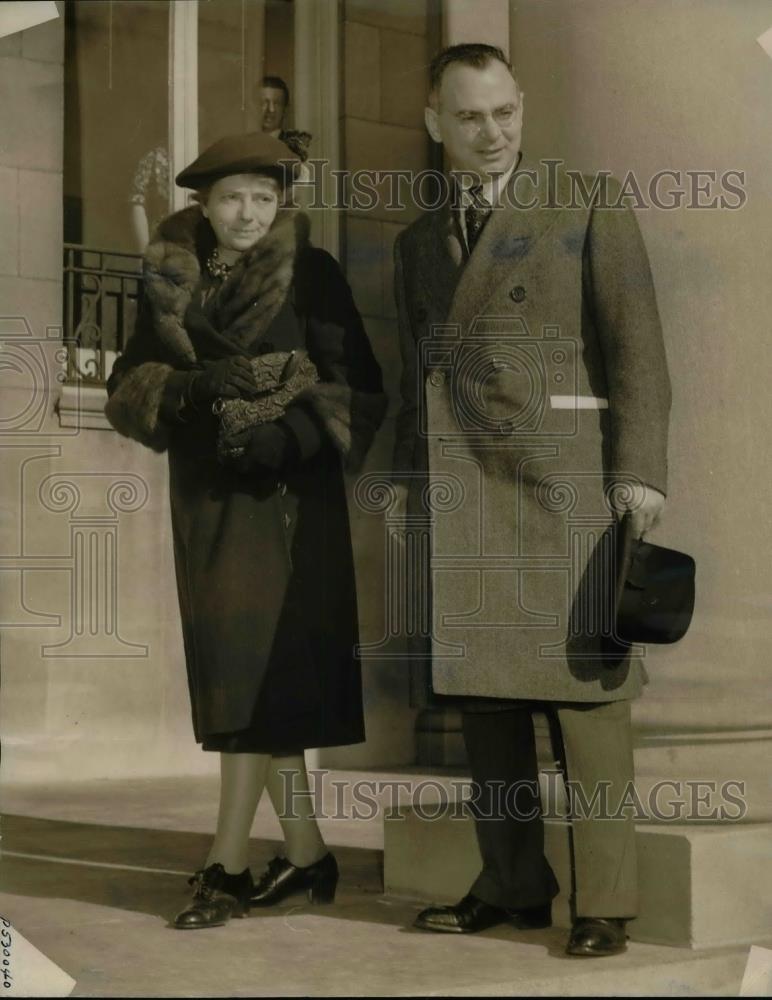 1939 Press Photo Mrs Jospeh Root Jr & Mr Elan - Historic Images