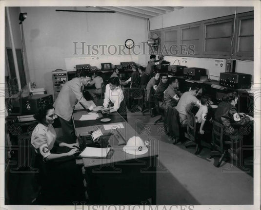 1955 Press Photo Award winning radio amateur Ben Hamilton at San Diego County - Historic Images