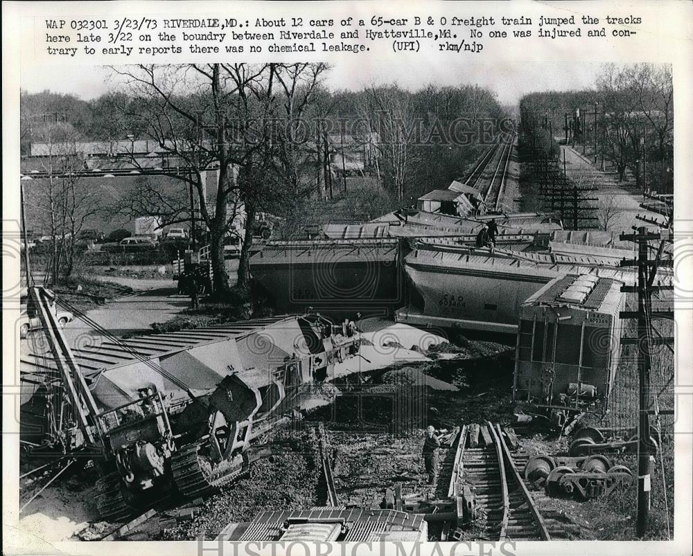 1973 Press Photo B&amp;O Freight Train jumped tracks Riverdale Hyattsville MD - Historic Images