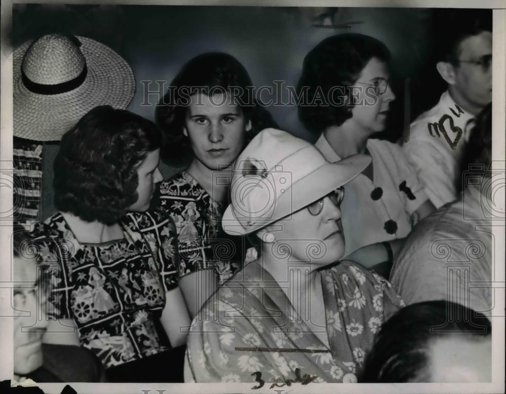 1938 Press Photo Mrs. Jessie Dwyer,Lenara Carroll,Barbara Carroll,Ruby Carroll - Historic Images