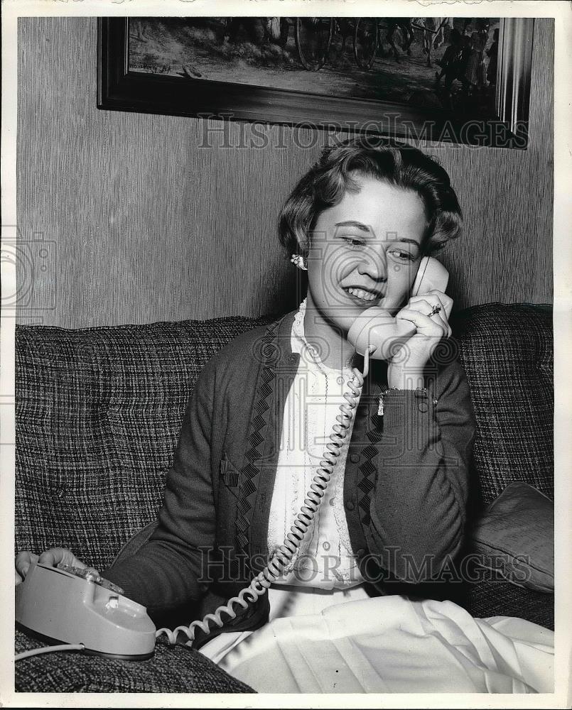 1961 Press Photo Mrs JF Spencer Calling from Trans World Airlines Flight Informa - Historic Images
