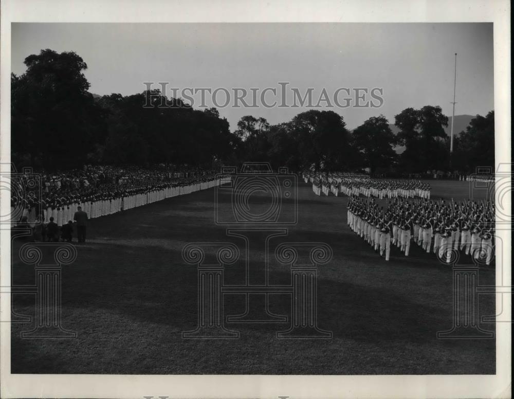 1942 Press Photo Soldiers Marching On A Field - nea57505 - Historic Images