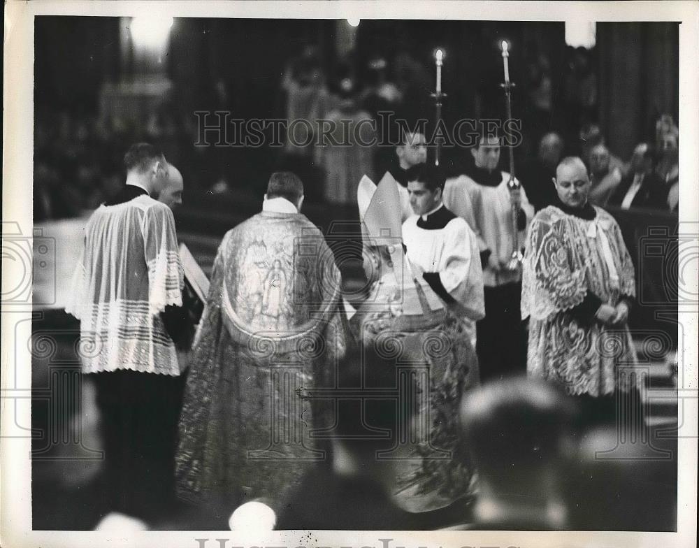 1939 Press Photo Bishop Stephen Donahue at St. Patrick&#39;s Cathedral - nea56039 - Historic Images