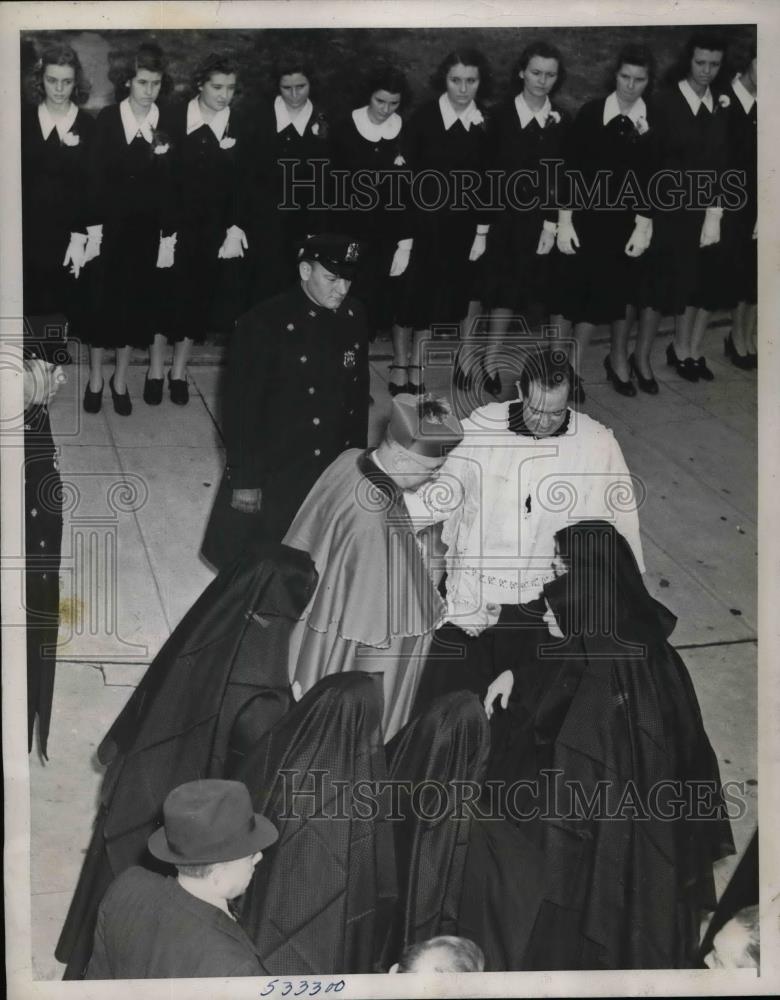 1939 Press Photo Archbishop Francis J. Spellman, Missionary Sisters Sacred Heart - Historic Images