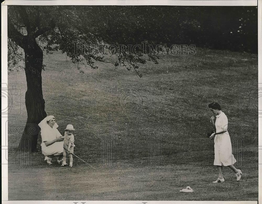 1938 Press Photo Lance Haugwitz Reventlow &amp; Countess Barbara Hutton At Park - Historic Images