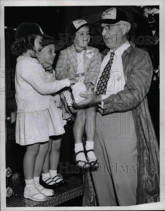 1954 Press Photo A. Janusczek, D. Noga, Candace Weekley, Chief Justice Weygandt - Historic Images