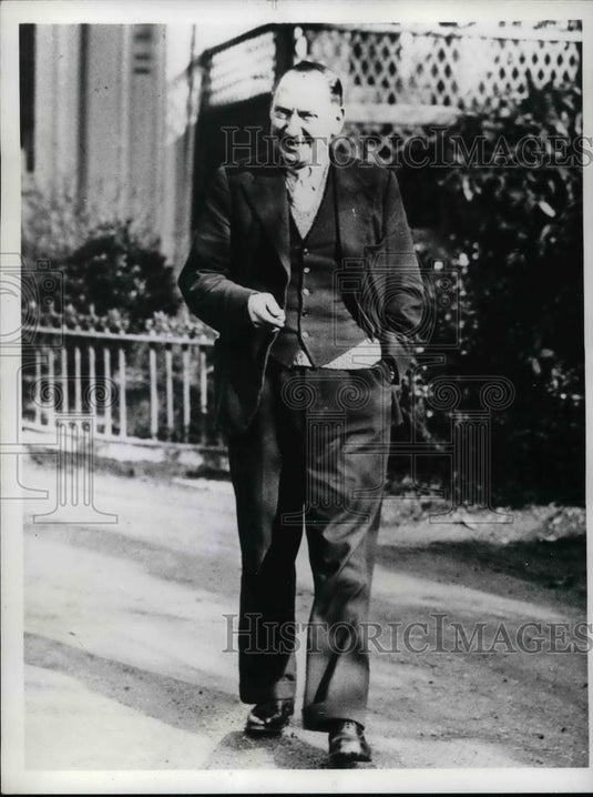 1935 Press Photo War veteran Fredrik Jary on his way to church - nea57763 - Historic Images