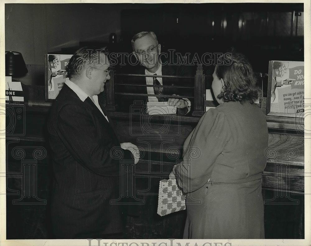 Press Photo Cass &amp; Anna Adams Paid in Full at Mortgage Comp - Historic Images