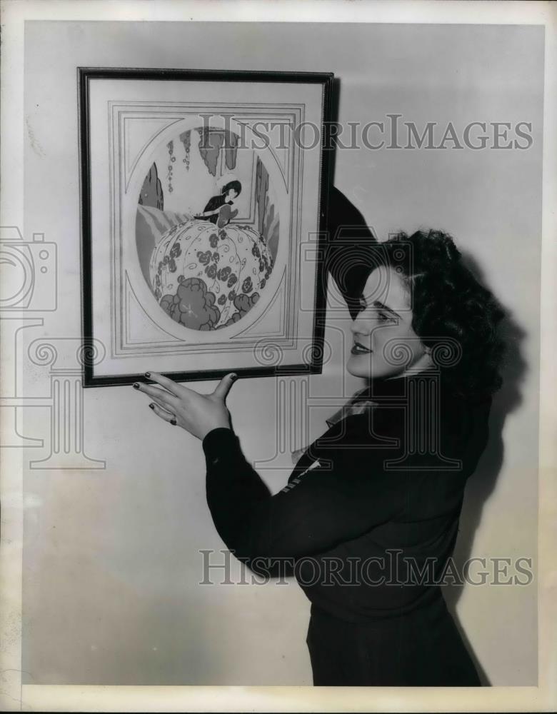 1944 Press Photo Lila Walton, Storekeeper 1st class at her NY hotel - nea66073 - Historic Images