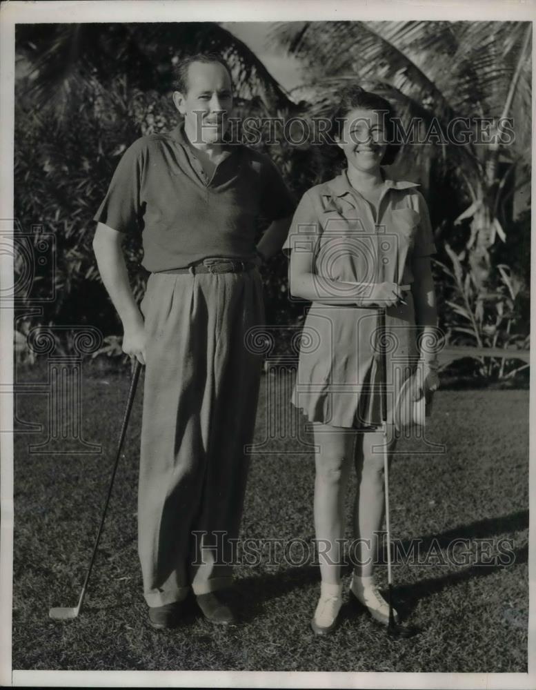 1939 Press Photo Colin Kingham And Luella Gear On Golf Course - nea65997 - Historic Images