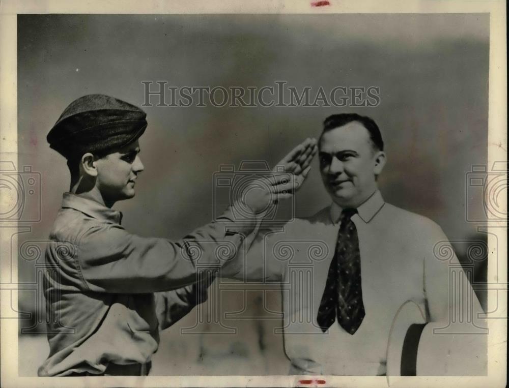1941 Press Photo Draft trainee Pat O&#39;Daniel &amp; dad Tex Gov W Lee O&#39;Daniel - Historic Images