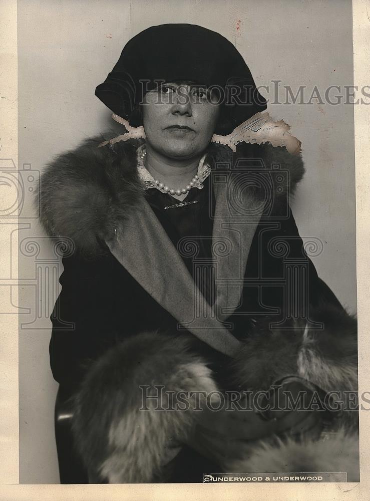 1924 Press Photo Mrs. Maybelle Fuller Douglas Captured In Chicago Illinois - Historic Images