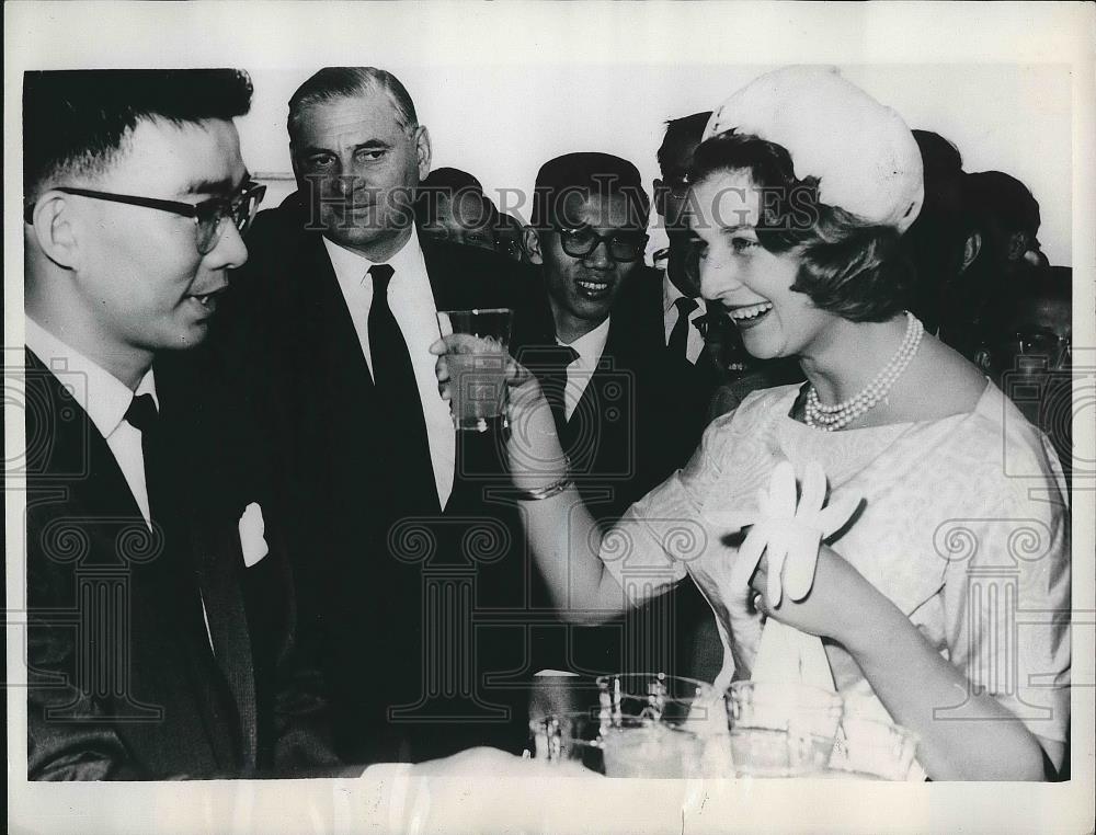 1961 Press Photo Princess Alexandra Of Kent Prepares To Toast James Chan - Historic Images