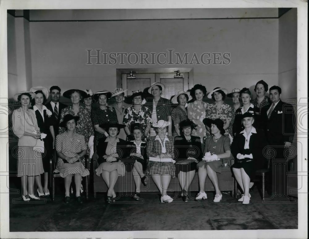 1942 Press Photo Judges of Cleveland Press Garden Contest - nea65779 - Historic Images