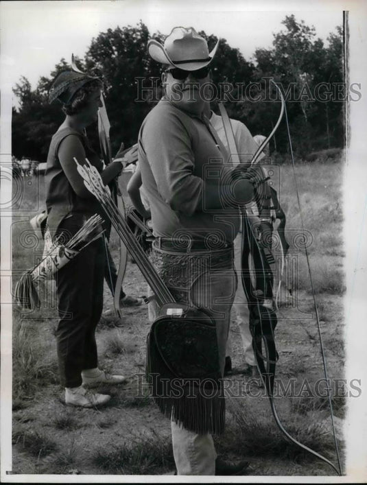 1965 Press Photo Betty Grubbs & Joe Mills, bow champions - nea64980 - Historic Images