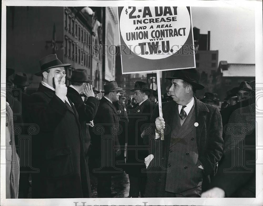 1946 Press Photo Mike Quill, International President, CIO Transportation Workers - Historic Images
