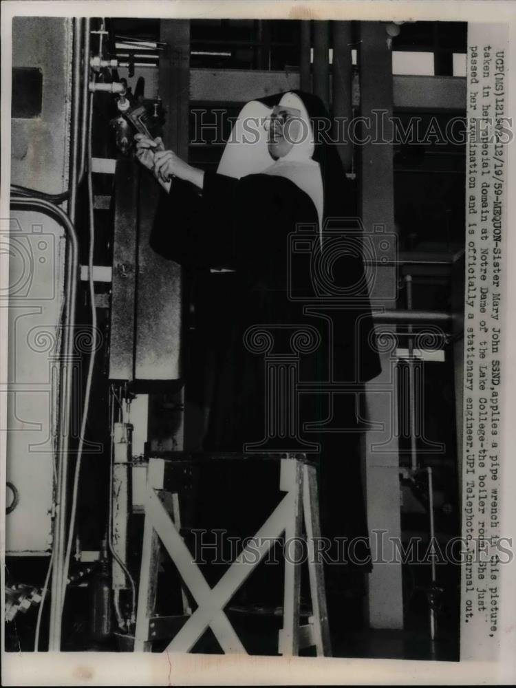1959 Press Photo Sister Mary John SSND at Notre Dame of the Lake College - Historic Images