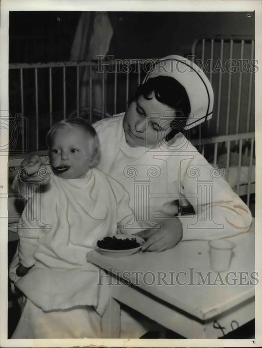 1935 Press Photo Donald Keyes Swallows Safety Pin--On Special Diet - nea66014 - Historic Images