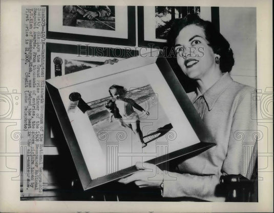1948 Press Photo Elizabeth Woosnam of National Geographic Society with Winner - Historic Images