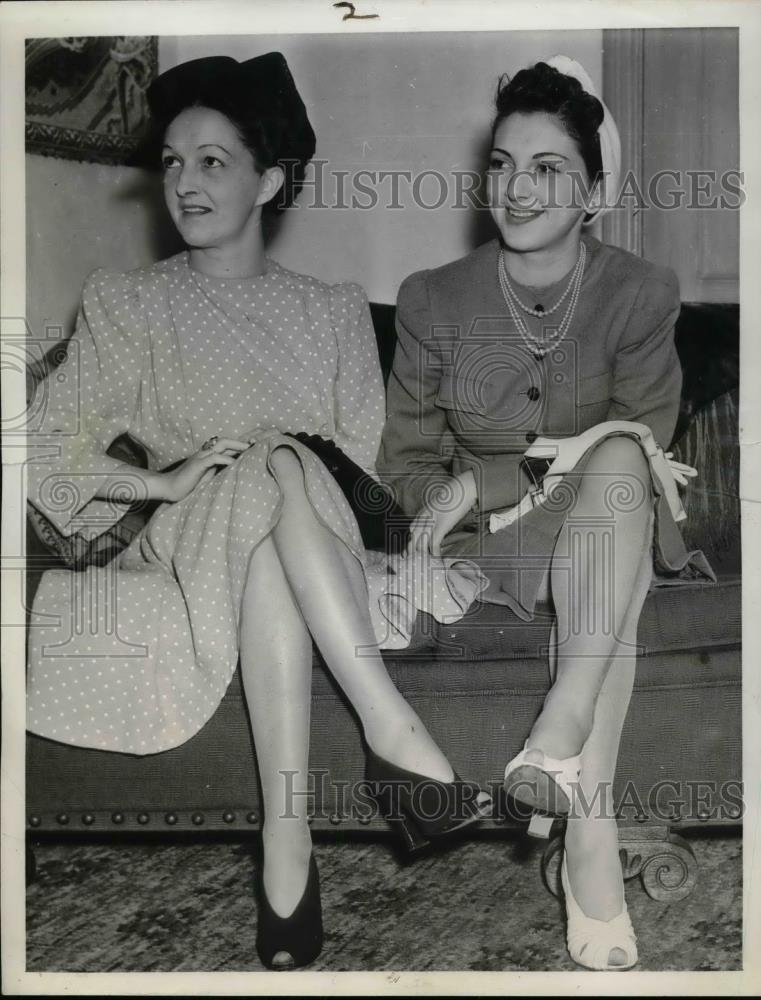 1940 Press Photo LA, Calif. Mrs MB Hogo &amp; daughter Helen at divorce court - Historic Images