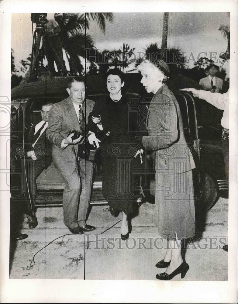 1949 Press Photo Dr Edward Berneker, Mrs William O&#39;Dwyer &amp; Mrs Edward Berns - Historic Images