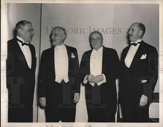1940 Press Photo Thomas S Gates Albert Blakeslee Philadelphia Conference - Historic Images