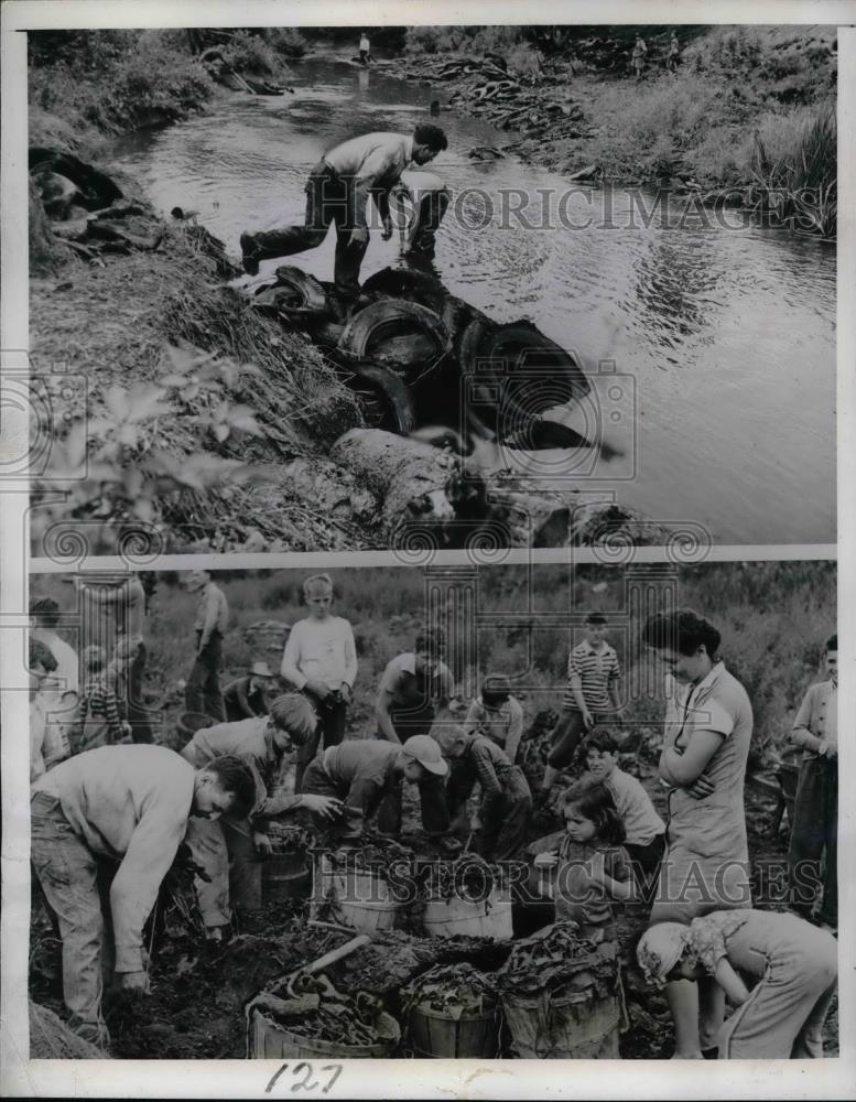 1942 Press Photo Old Tires Retrieved from Cuyahoga River and Rubber Warehouse - Historic Images