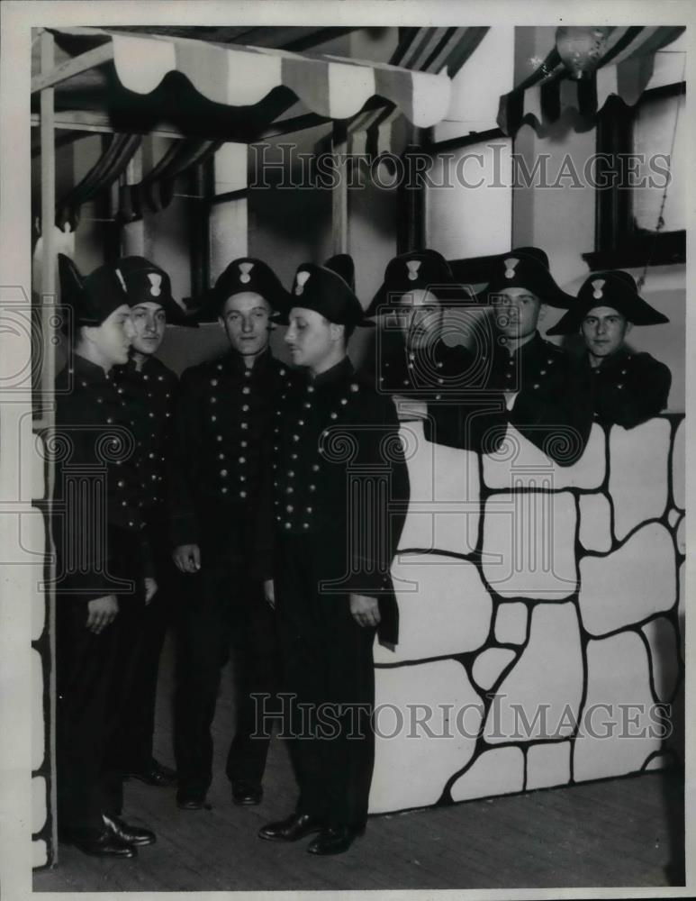 1933 Press Photo Connalinini POlice - Historic Images