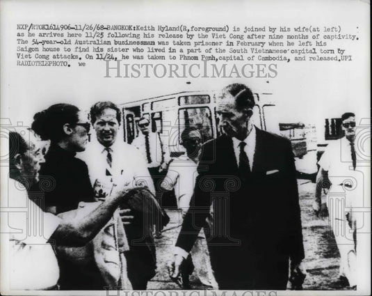 1968 Press Photo Keith Hyland & His WIfe in Bangkok - nea70043 - Historic Images