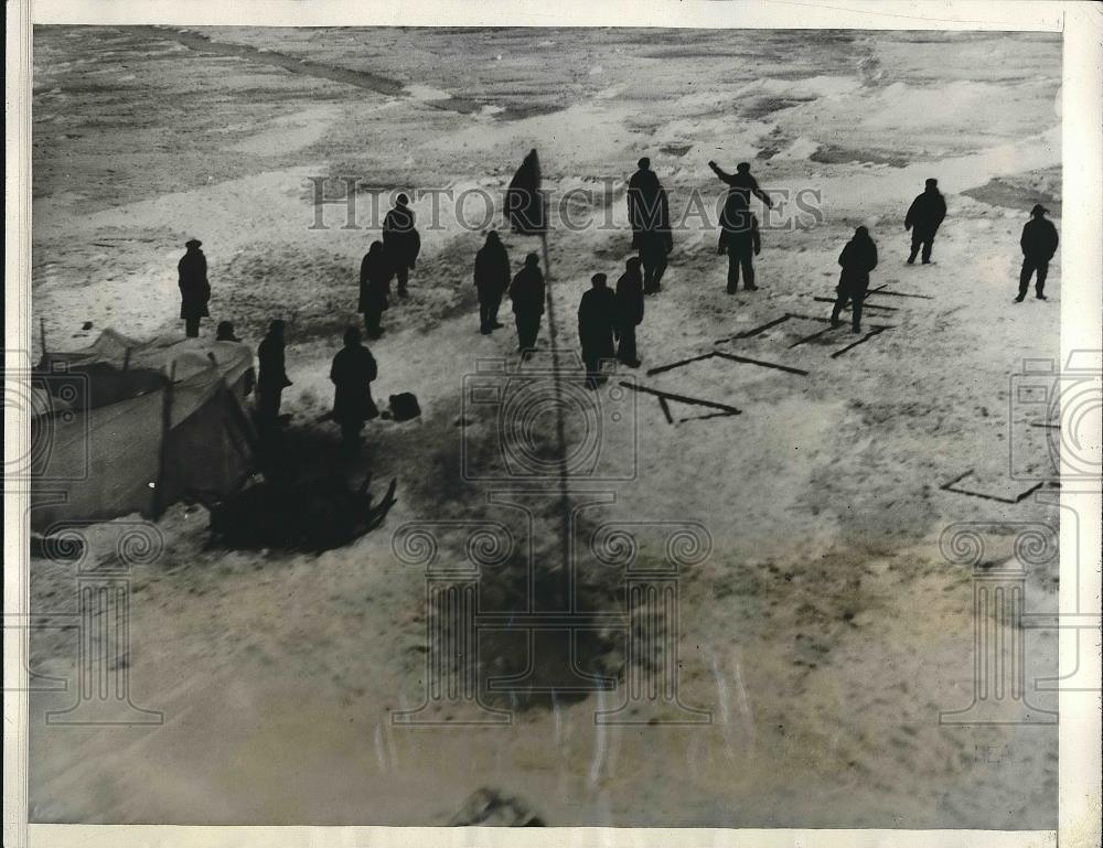 1931 Press Photo Twenty Fishermen Stranded on Floating Ice in Lake Erie - Historic Images