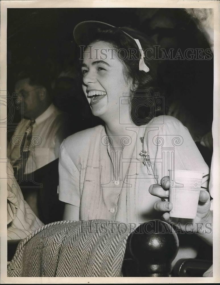 1947 Press Photo Ingrid Bull Dental Technician Cleveland Wins Junior Scholarship - Historic Images