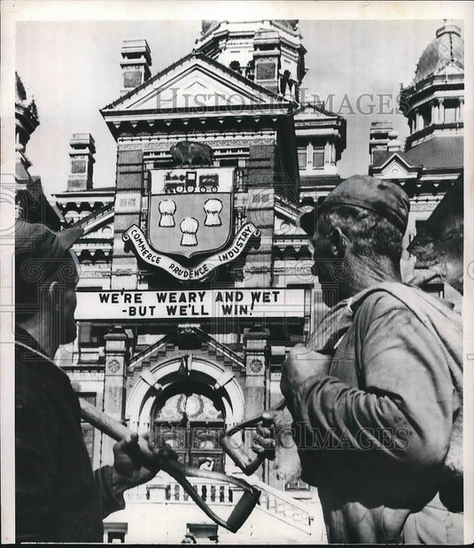 1950 Press Photo Winnipeg Canada - Historic Images