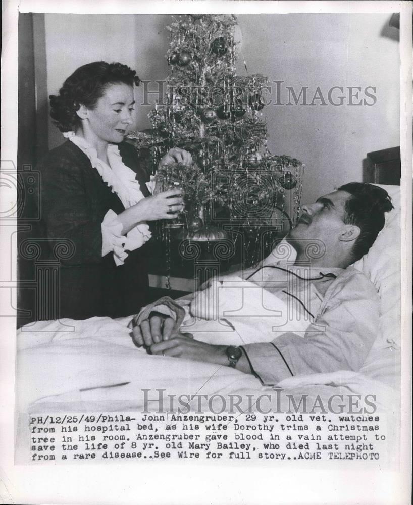 1949 Press Photo John Anzengruber, Blood Donor, Mary Bailey, Dorothy Anzengruber - Historic Images